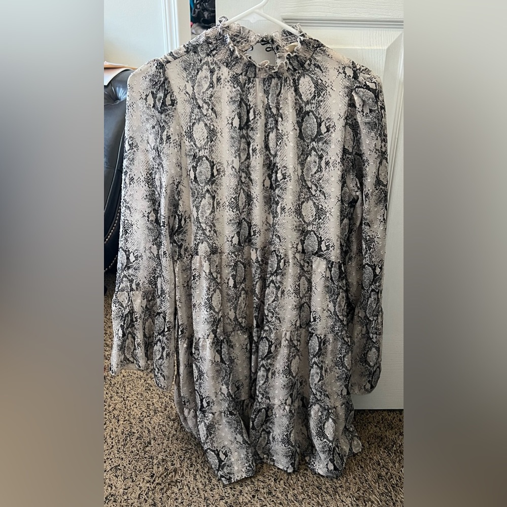 Women’s dress